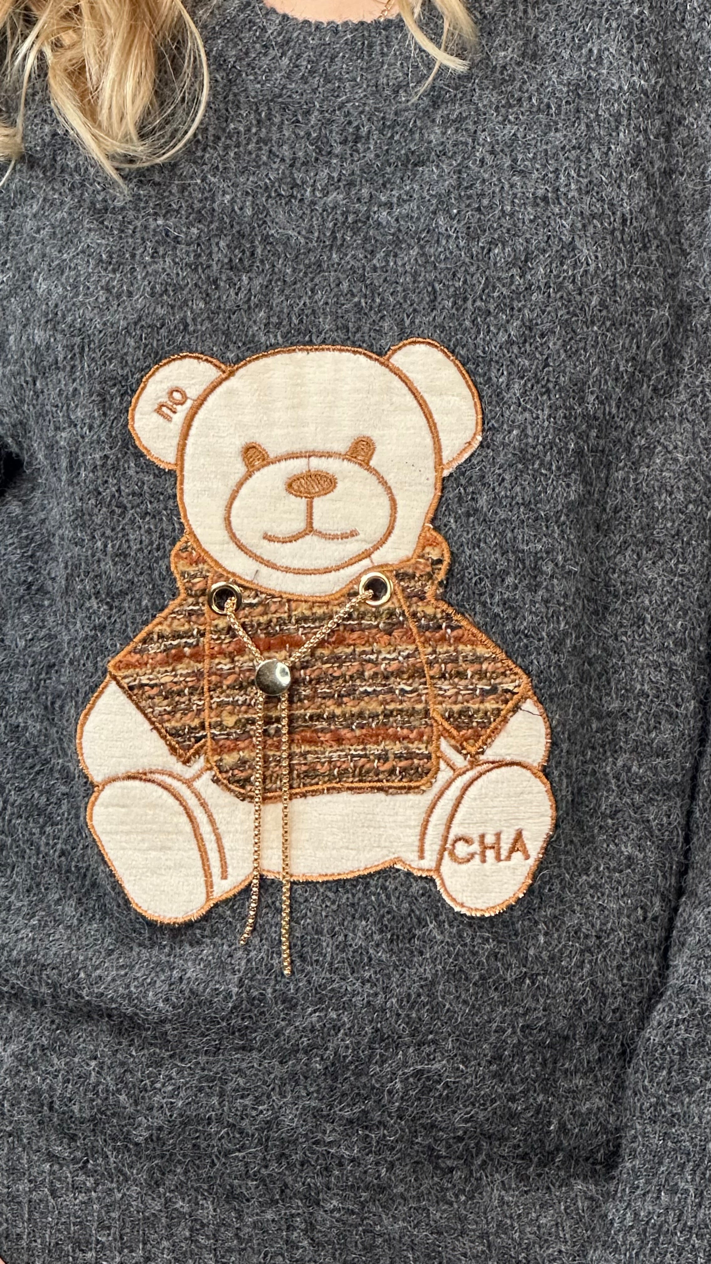 Maglione Orso con dettaglio catena
