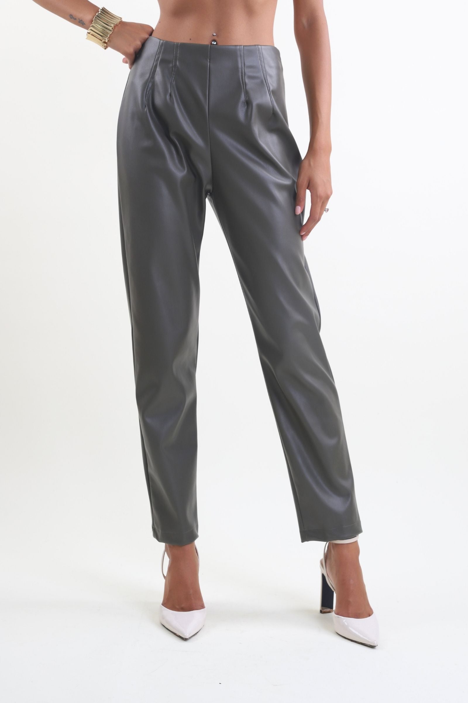 Pantalone slim fit in ecopelle