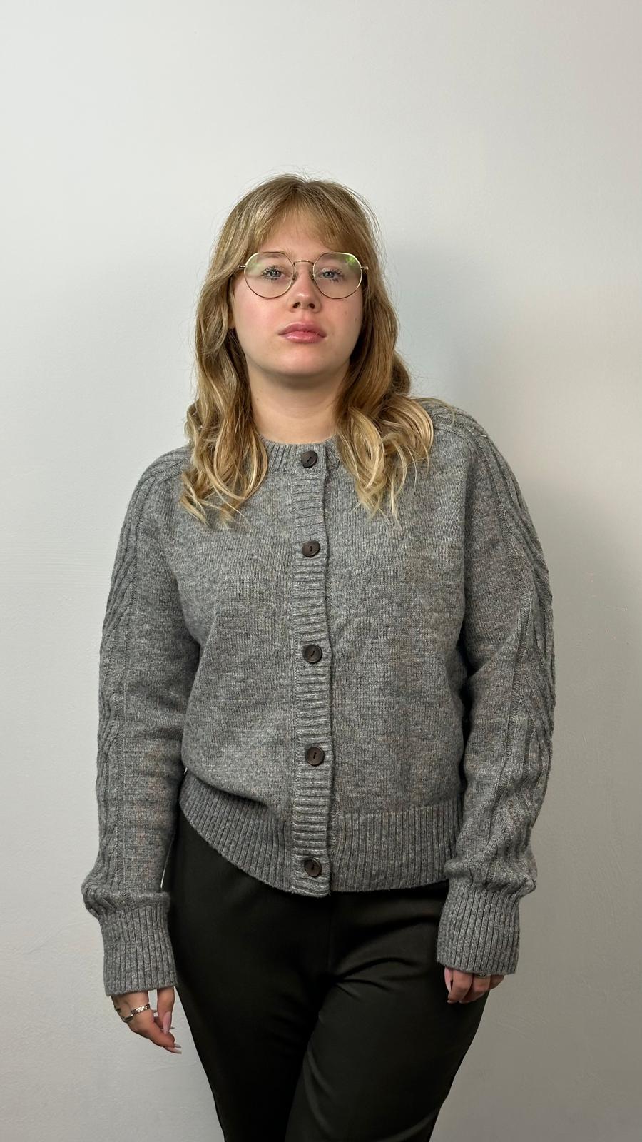 Cardigan con lavorazione a intreccio nelle maniche