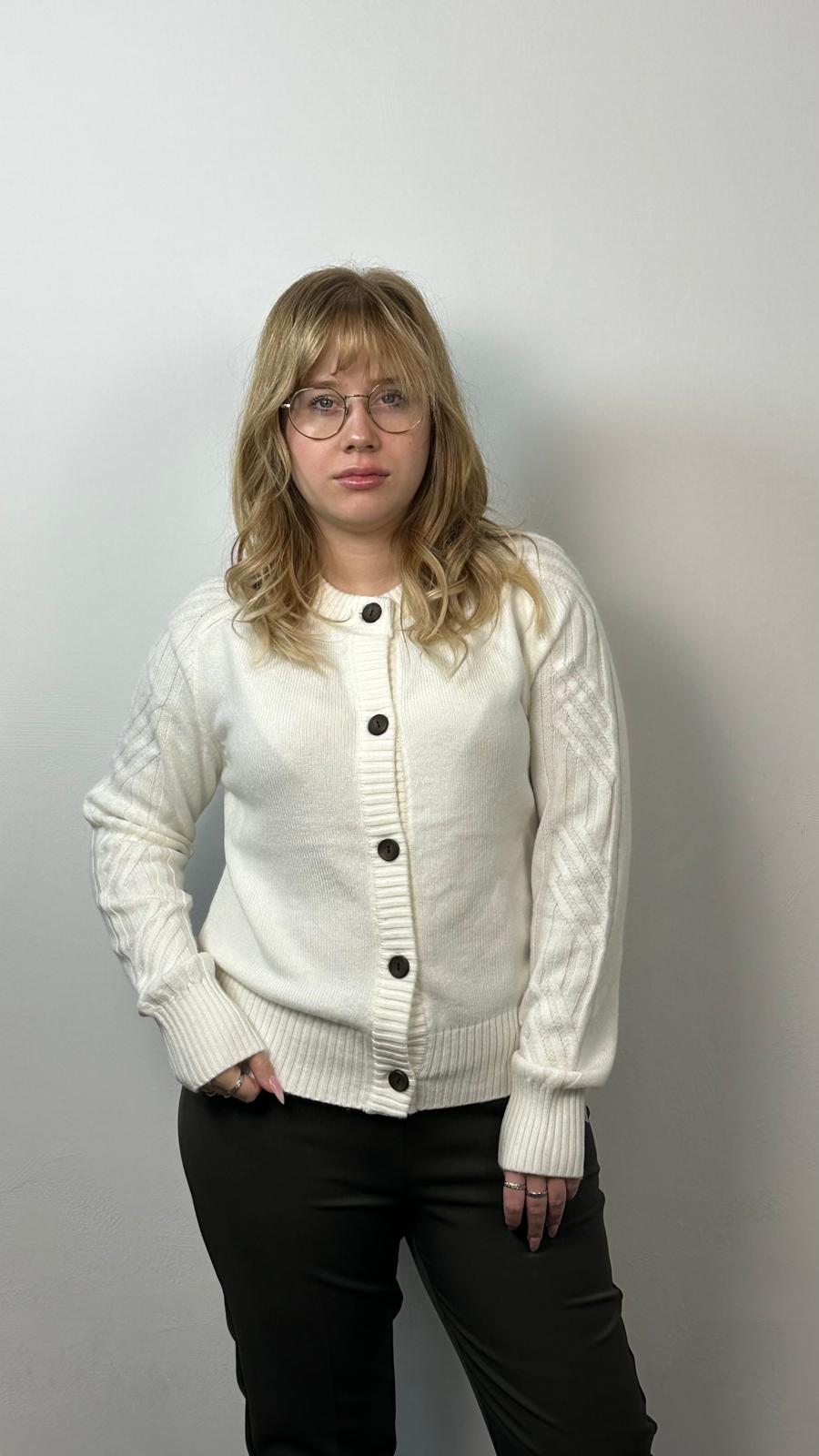 Cardigan con lavorazione a intreccio nelle maniche