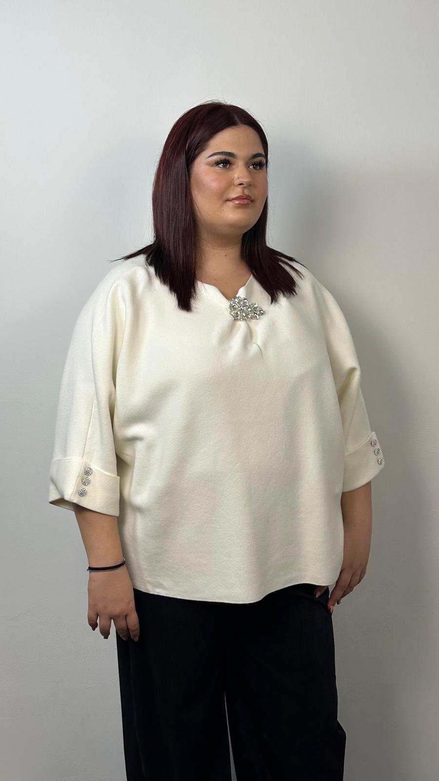 Maglia con spilla gioiello