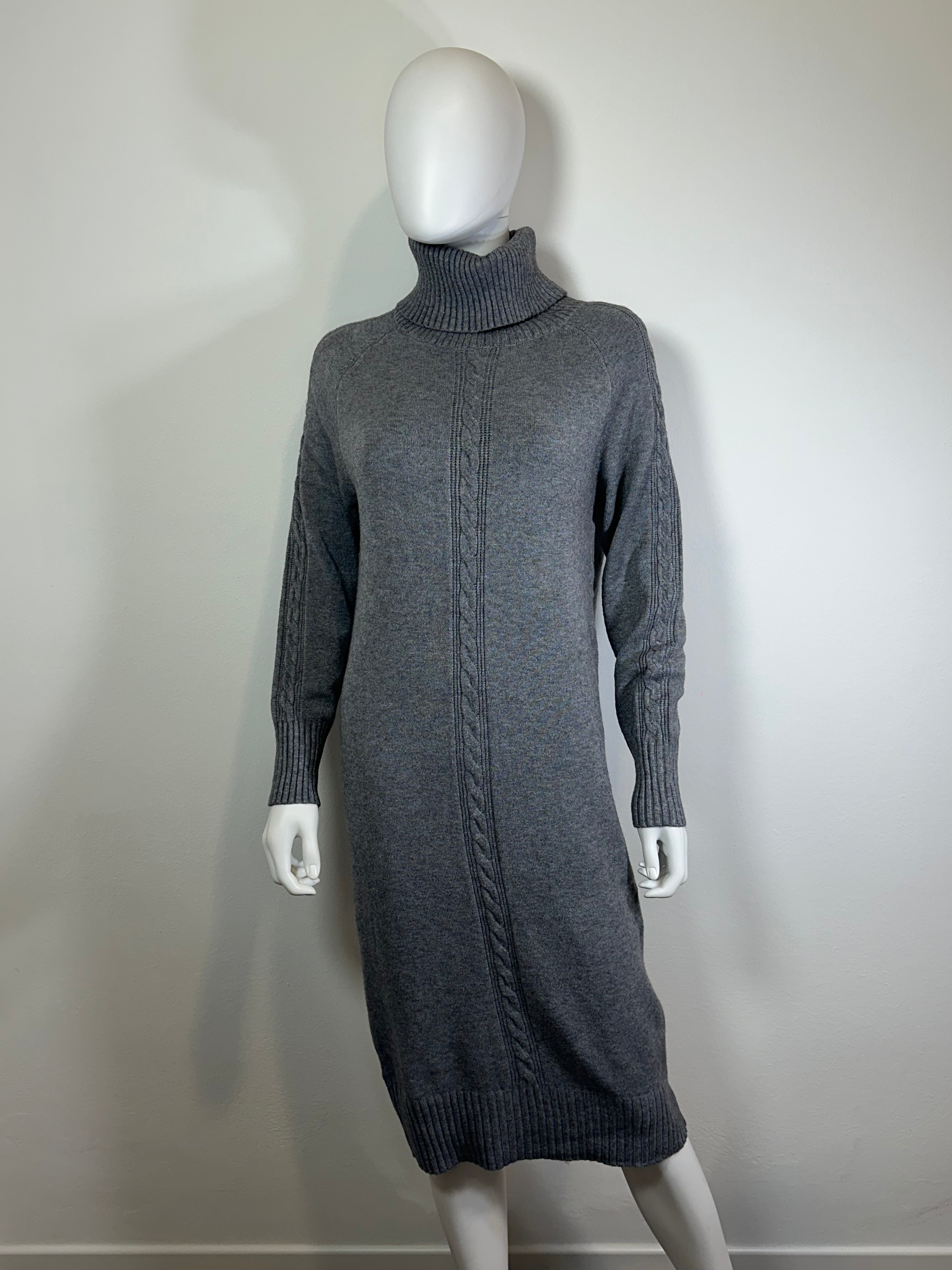 Vestito in maglia con collo alto