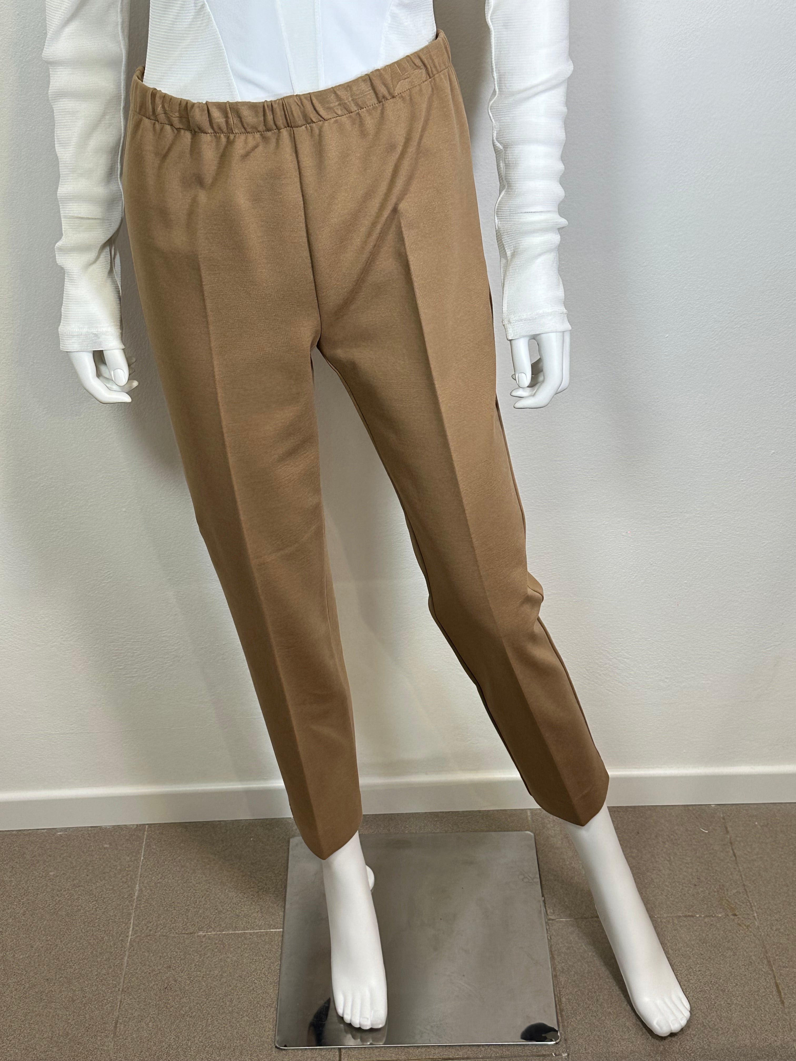 Pantalone modello spadino con elastico in vita