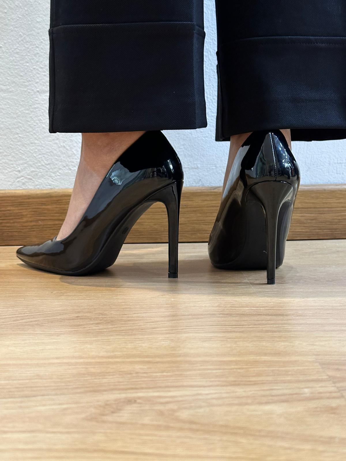 Décolleté nera in vernice