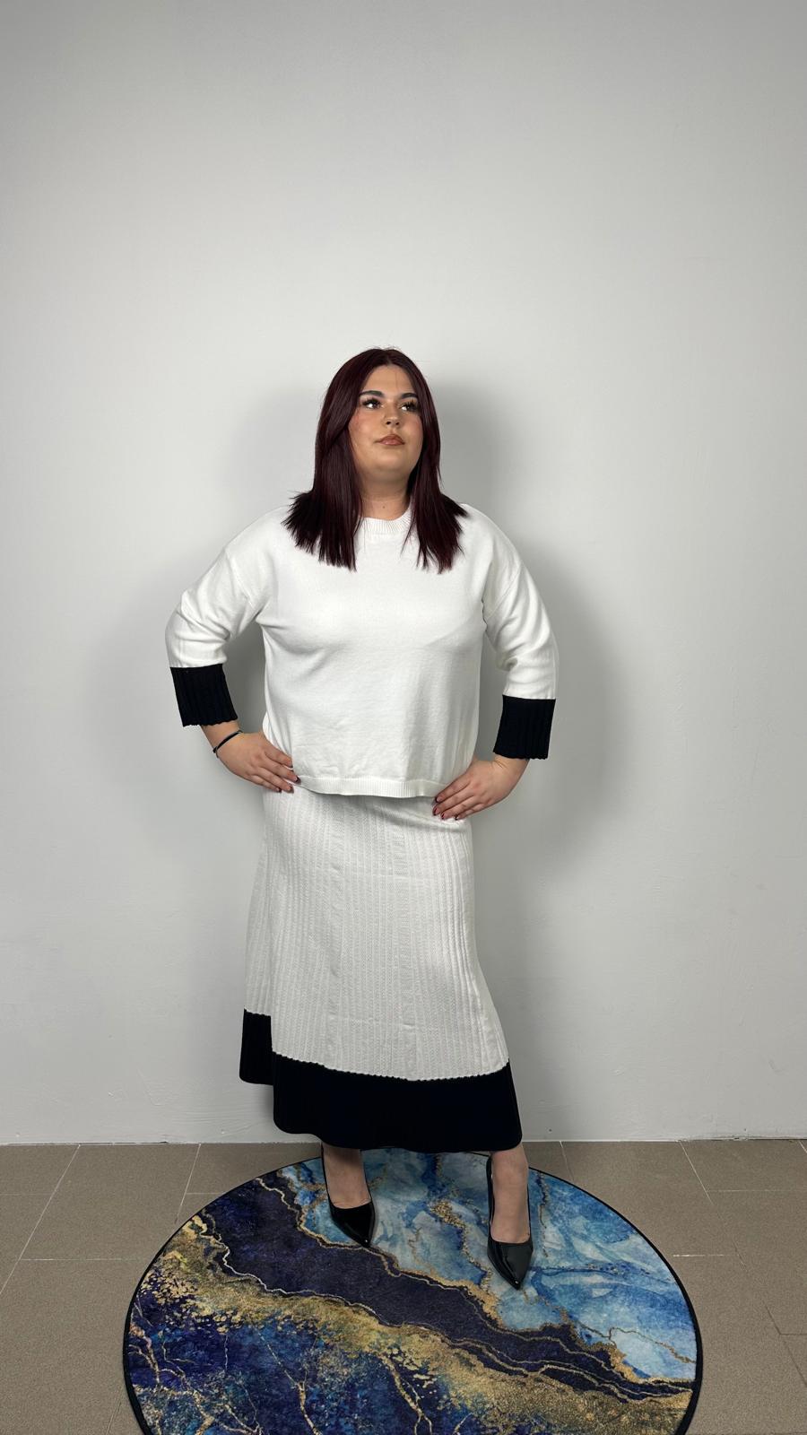 Completo in maglia con gonna